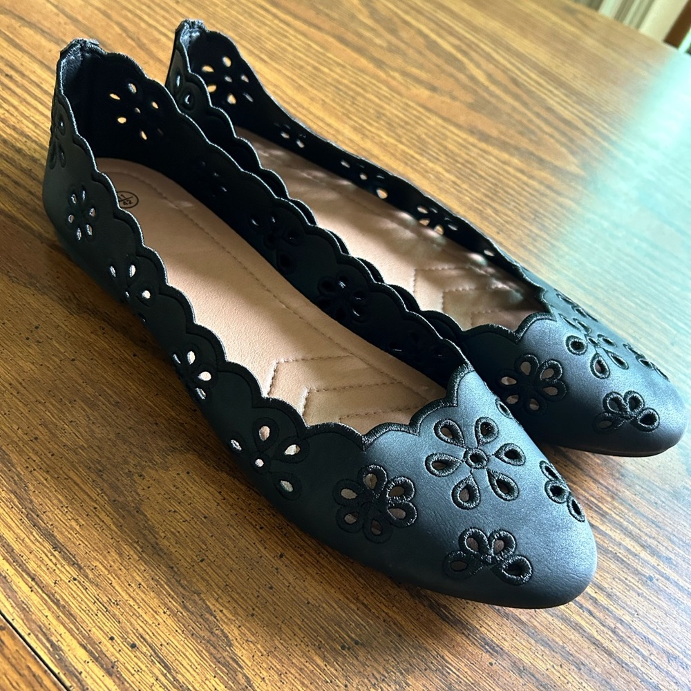 Women’s Flats~Floral Black
